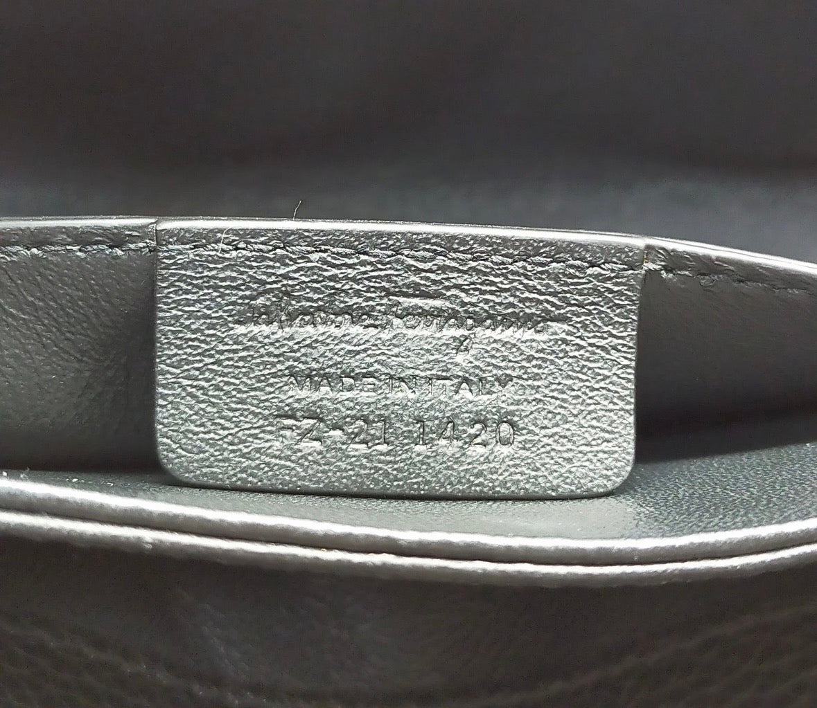 Salvatore Ferragamo super cool Black pebbled leather shoulder bag