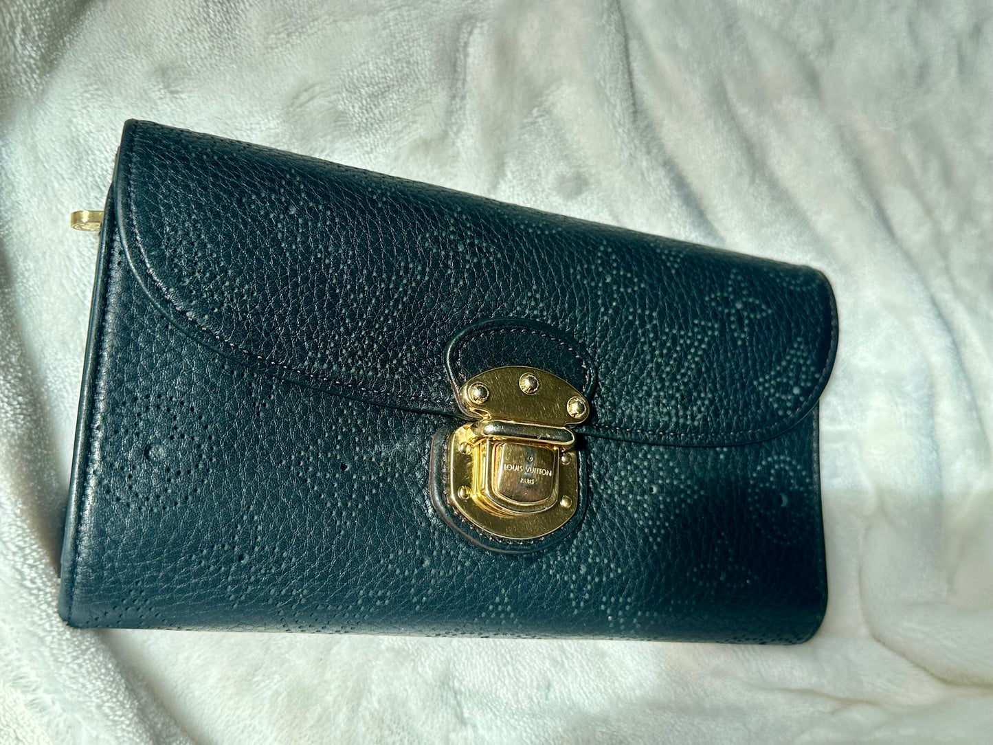 Louis Vuitton Black Mahina Leather Amelia Long Wallet