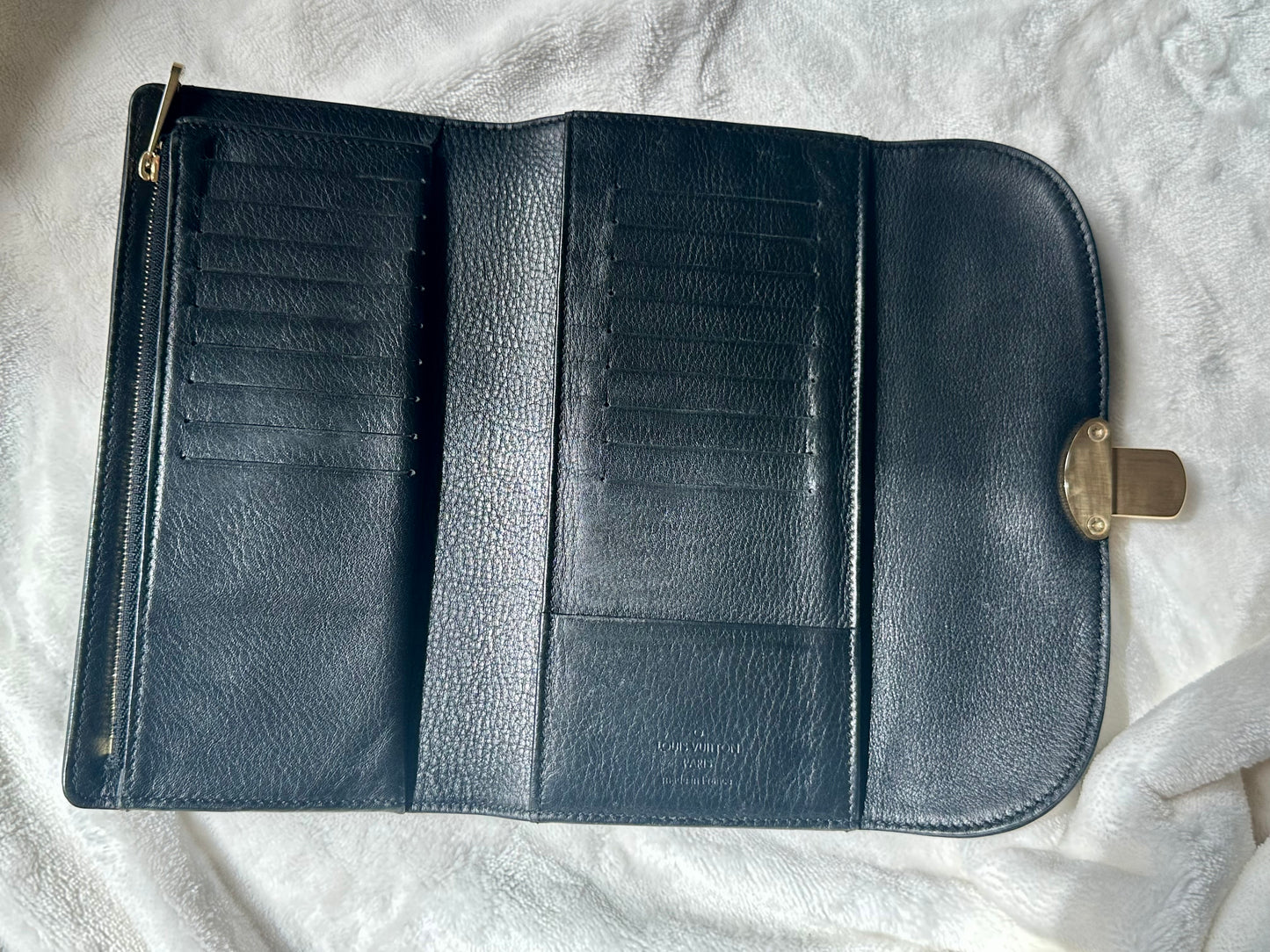 Louis Vuitton Black Mahina Leather Amelia Long Wallet