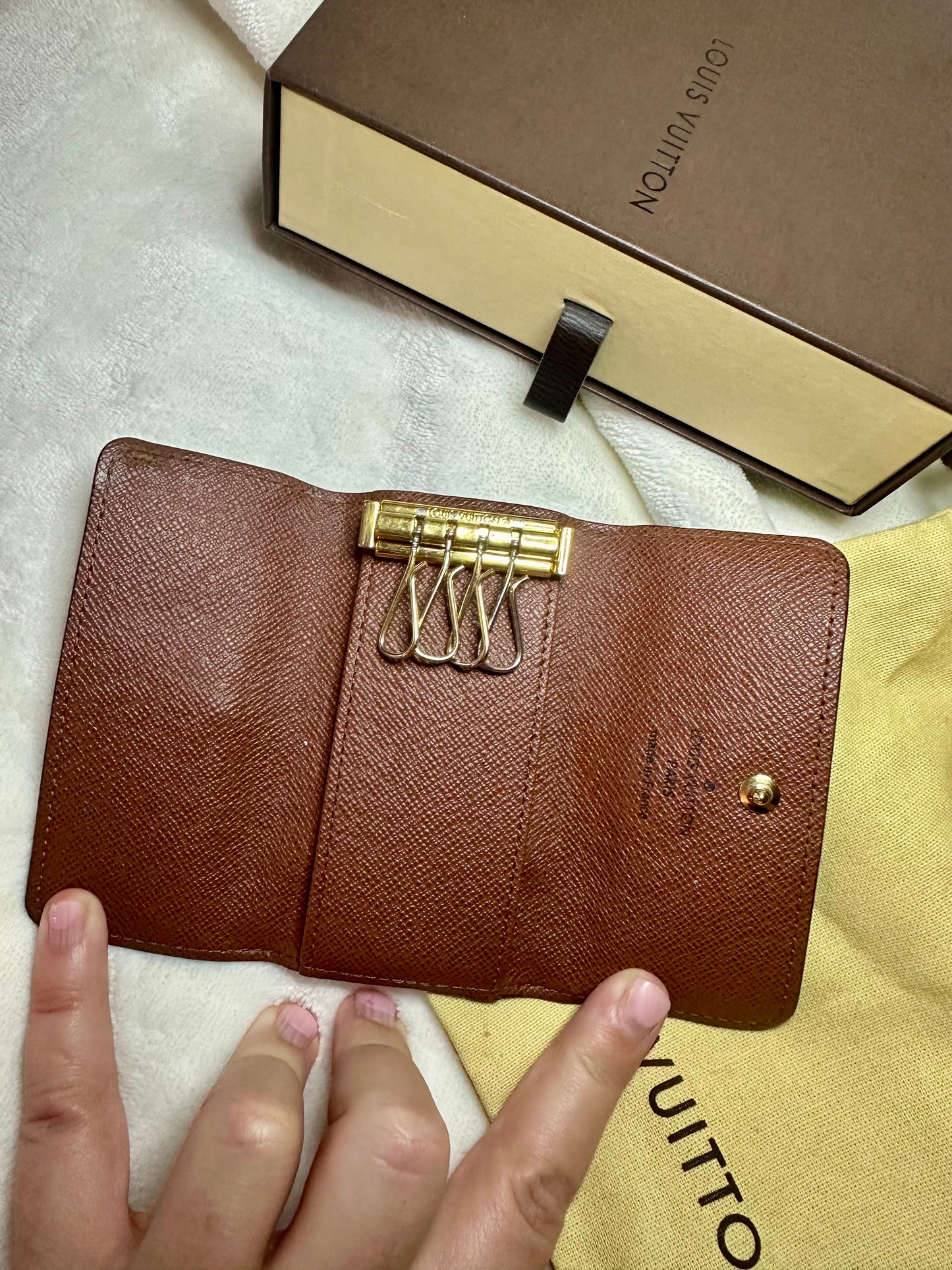 Louis Vuitton Monogram 4-ring Keyholder