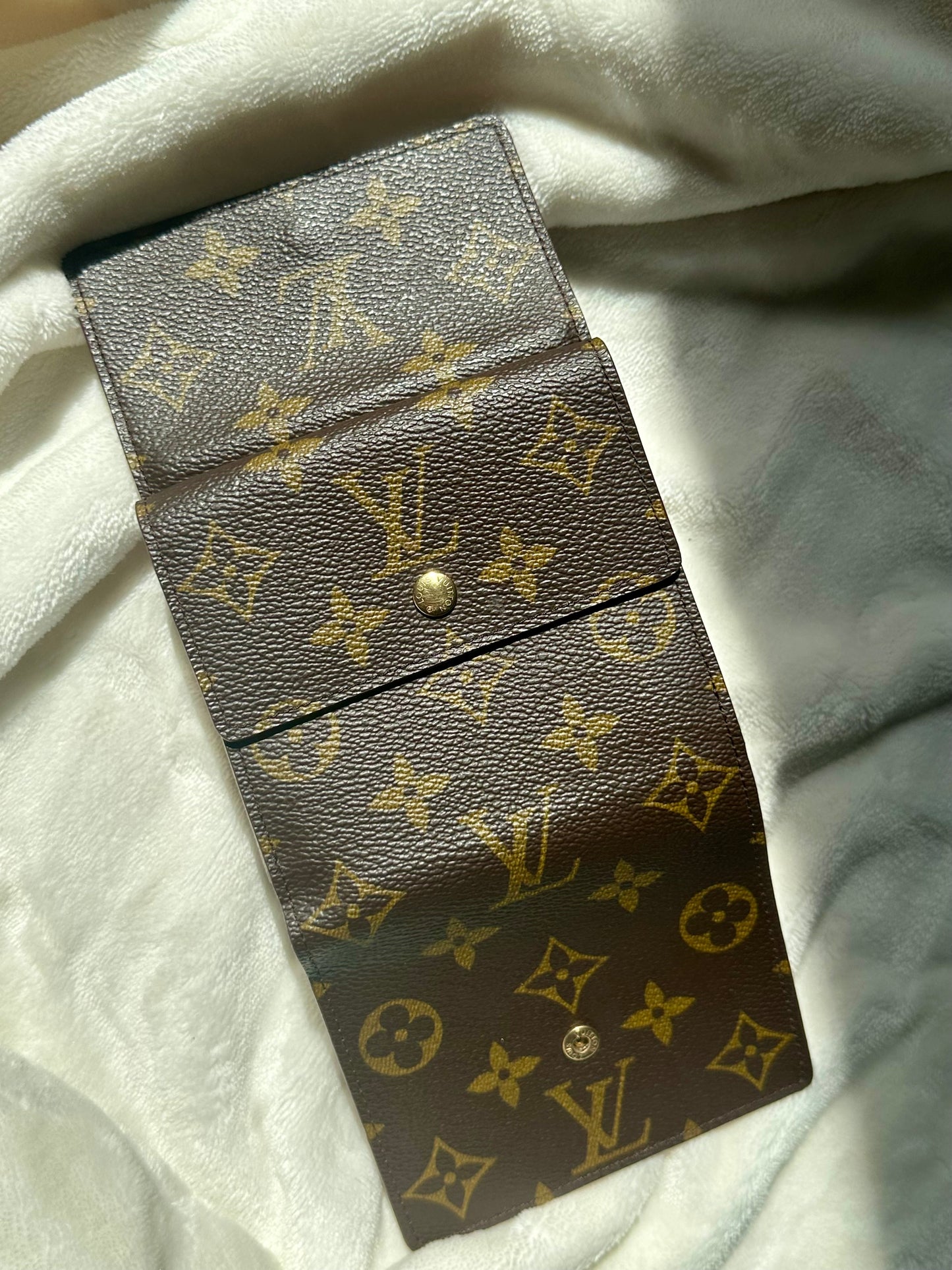 Louis Vuitton Elise Wallet