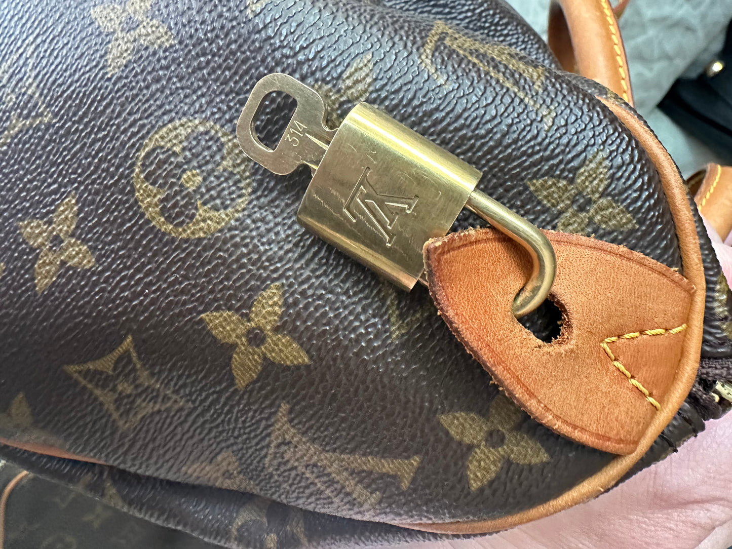Vintage Louis Vuitton Speedy 25