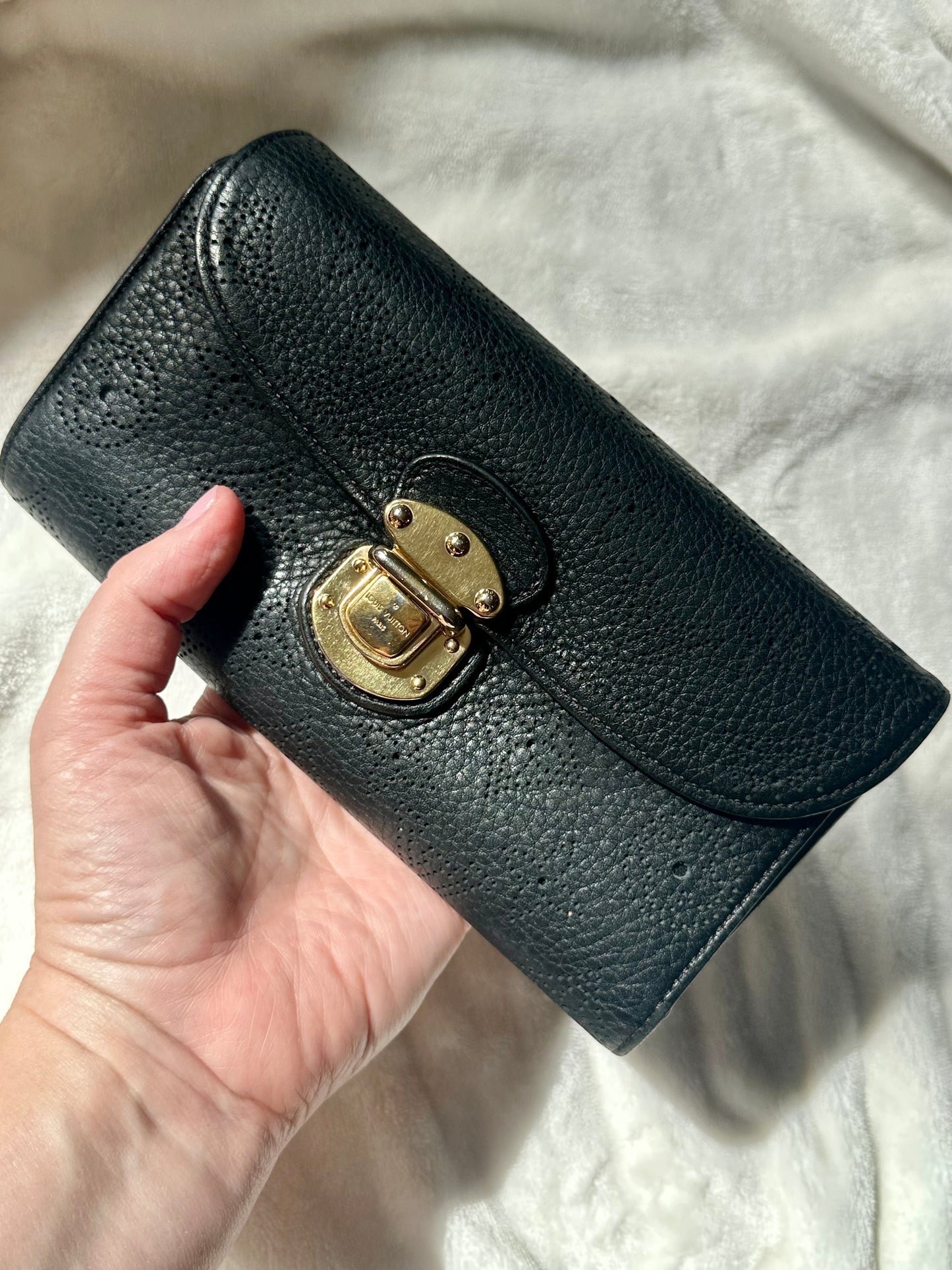 Louis Vuitton Black Mahina Leather Amelia Long Wallet